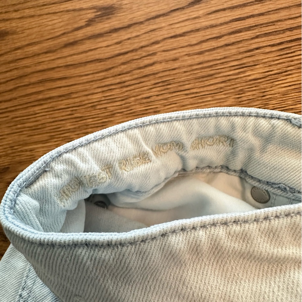 American Eagle Tie-Dye Highest Rise Mom Short - Picture 3 of 3